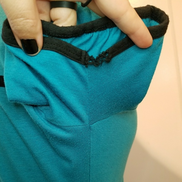 Heart Cut Out (back) Tee - Picture 4 of 7